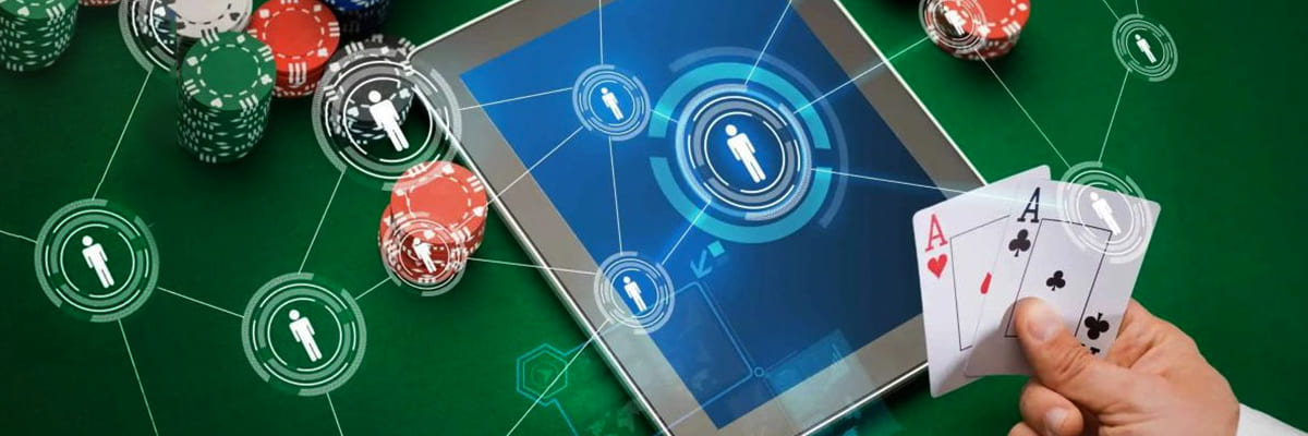 f999 ক্যাসিনো ভিজ্যুয়াল মন্টাজ—গেম টাইল, টেবিল স্টাইল এলিমেন্ট ও লাইভ ডিলার পরিবেশসহ